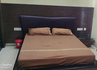 Bungalow in Urban Estate