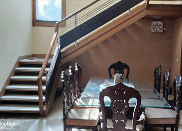 Bungalow in Urban Estate