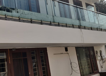 Bungalow in Urban Estate